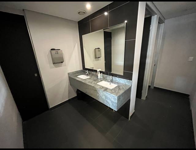 245M² OFFICE TO LET IN GARDENS